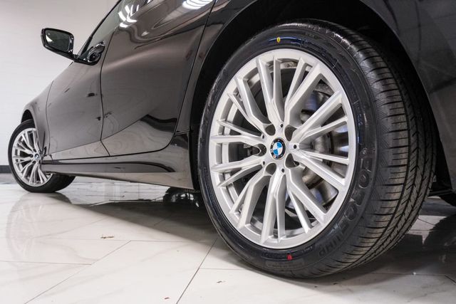 2023 BMW 3 Series 330i xDrive - 22988789 - 37