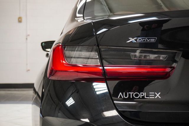 2023 BMW 3 Series 330i xDrive - 22988789 - 41