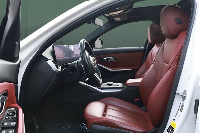 2023 BMW 3 Series 330i xDrive - 23078957 - 10