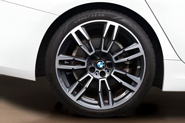 2023 BMW 3 Series 330i xDrive - 23078957 - 27