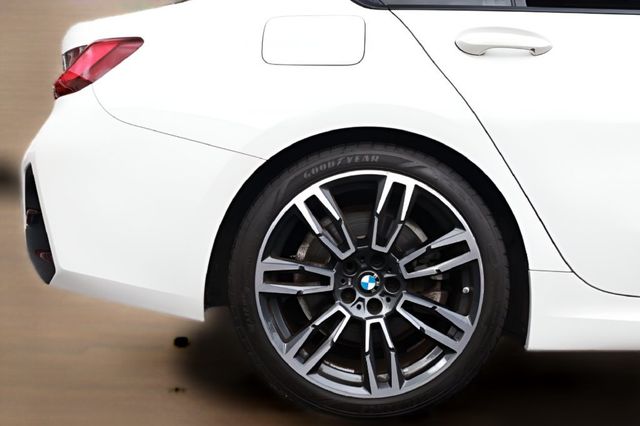 2023 BMW 3 Series 330i xDrive - 23078957 - 28