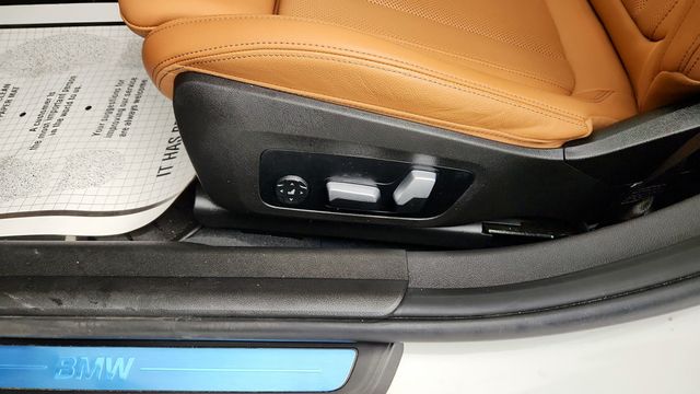 2023 BMW 3 Series 330i xDrive - 22942094 - 11