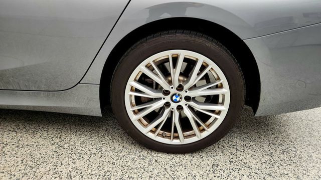 2023 BMW 3 Series 330i xDrive Sedan w/ Premium & Driving Assistance Pkgs - 23021570 - 8