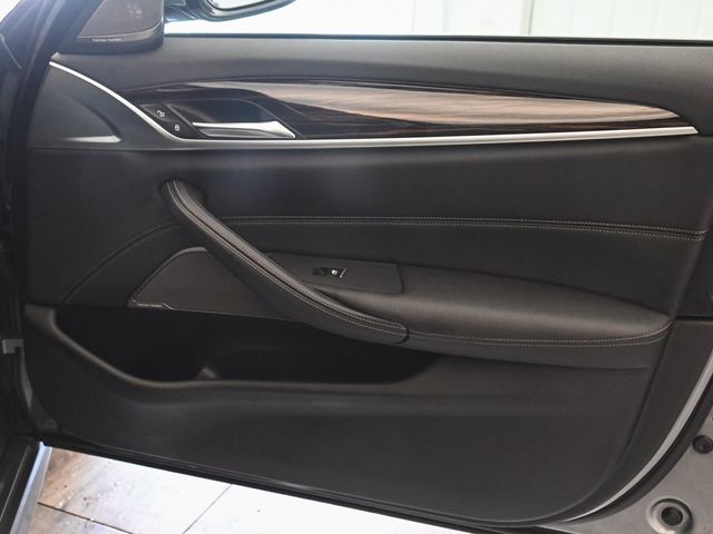 2023 BMW 5 Series 530e iPerformance - 22972464 - 11