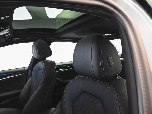 2023 BMW 5 Series 530e iPerformance - 22972464 - 33