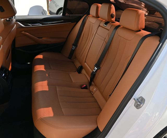 2023 BMW 5 Series 530e Plug-In Hybrid - 23099069 - 16