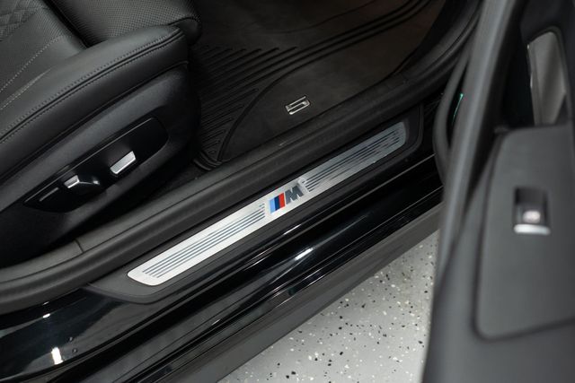 2023 BMW 5 Series 530e xDrive Plug-In Hybrid - 22967991 - 10