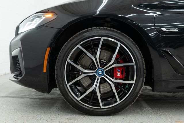 2023 BMW 5 Series 530e xDrive Plug-In Hybrid - 22967991 - 39