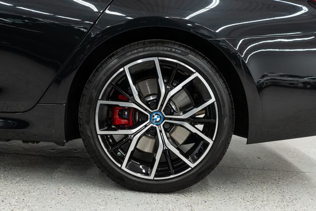 2023 BMW 5 Series 530e xDrive Plug-In Hybrid - 22967991 - 40