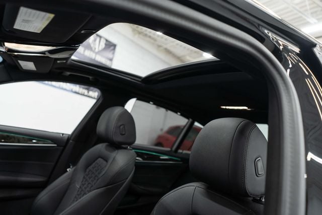 2023 BMW 5 Series 530e xDrive Plug-In Hybrid - 22967991 - 6