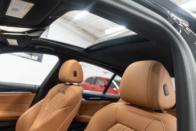 2023 BMW 5 Series 530e xDrive Plug-In Hybrid - 22972880 - 9