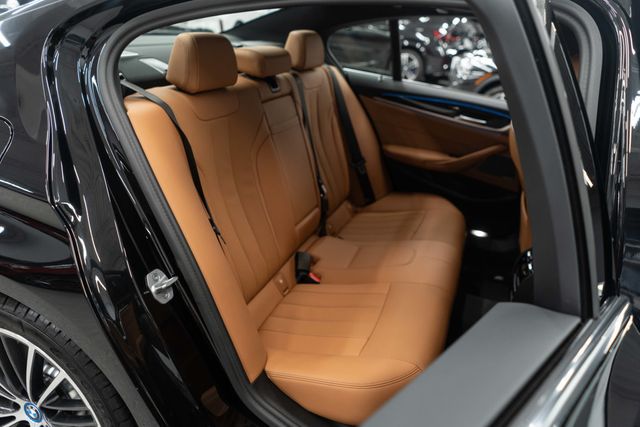2023 BMW 5 Series 530e xDrive Plug-In Hybrid - 22972880 - 10