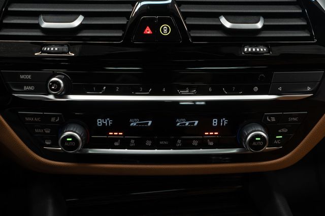 2023 BMW 5 Series 530e xDrive Plug-In Hybrid - 22972880 - 19