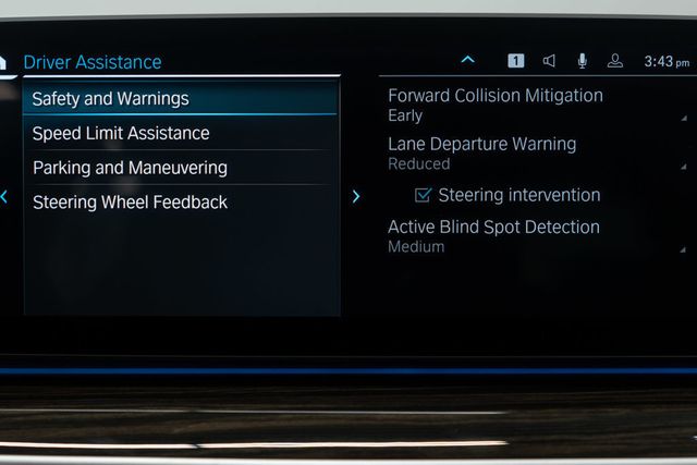 2023 BMW 5 Series 530e xDrive Plug-In Hybrid - 22972880 - 29