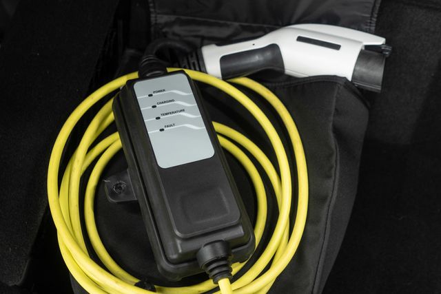 2023 BMW 5 Series 530e xDrive Plug-In Hybrid - 22972880 - 35