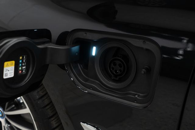 2023 BMW 5 Series 530e xDrive Plug-In Hybrid - 22972880 - 37