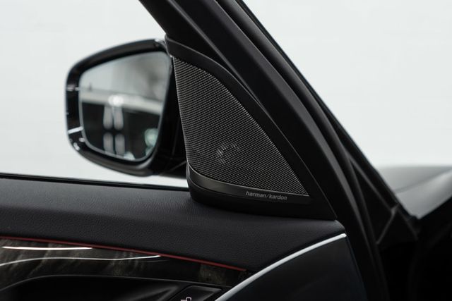 2023 BMW 5 Series 530e xDrive Plug-In Hybrid - 22976218 - 15