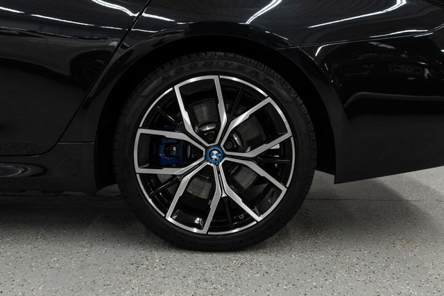2023 BMW 5 Series 530e xDrive Plug-In Hybrid - 22976218 - 41