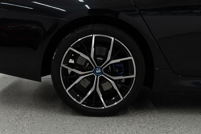 2023 BMW 5 Series 530e xDrive Plug-In Hybrid - 22976218 - 42