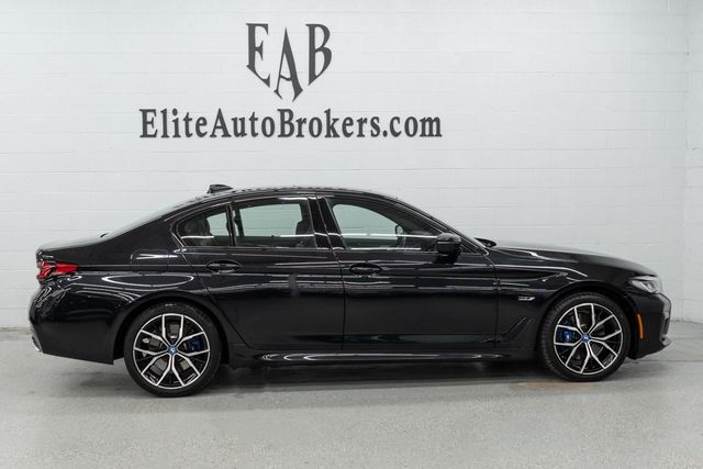 2023 BMW 5 Series 530e xDrive Plug-In Hybrid - 22976218 - 4