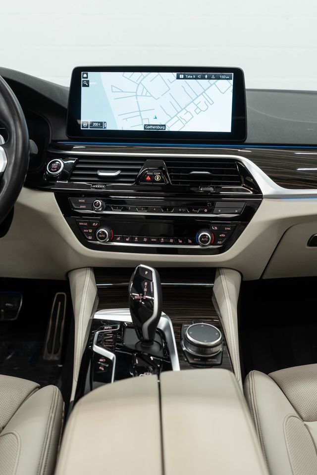 2023 BMW 5 Series 530e xDrive Plug-In Hybrid - 22992898 - 27