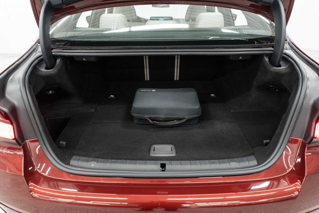 2023 BMW 5 Series 530e xDrive Plug-In Hybrid - 22992898 - 39