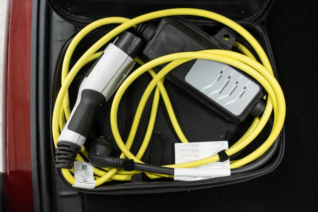 2023 BMW 5 Series 530e xDrive Plug-In Hybrid - 22992898 - 40