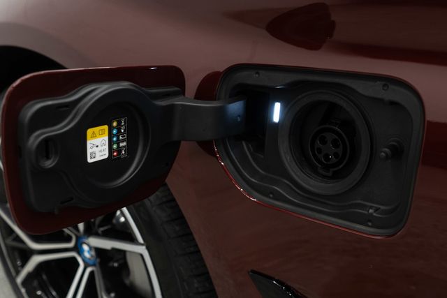 2023 BMW 5 Series 530e xDrive Plug-In Hybrid - 22992898 - 41