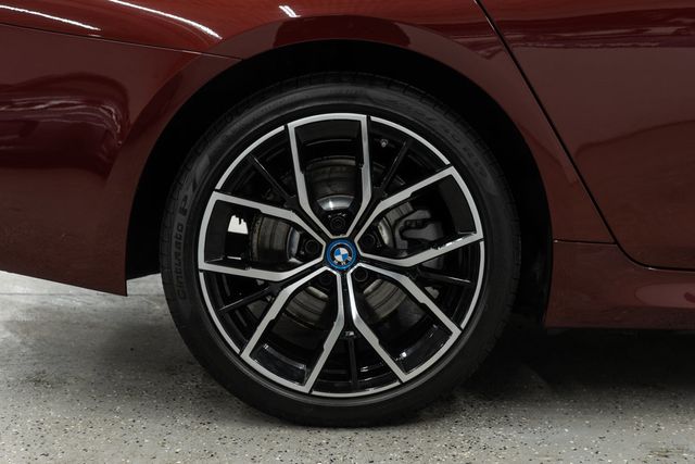 2023 BMW 5 Series 530e xDrive Plug-In Hybrid - 22992898 - 45