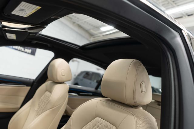 2023 BMW 5 Series 530e xDrive Plug-In Hybrid - 22994282 - 9