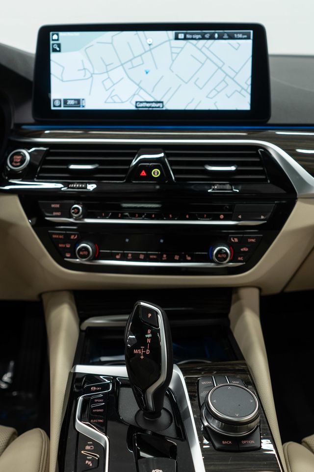 2023 BMW 5 Series 530e xDrive Plug-In Hybrid - 22994282 - 18