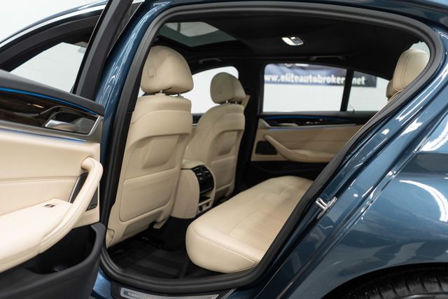 2023 BMW 5 Series 530e xDrive Plug-In Hybrid - 22994282 - 32