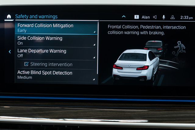 2023 BMW 5 Series 530e xDrive Plug-In Hybrid - 23004688 - 30