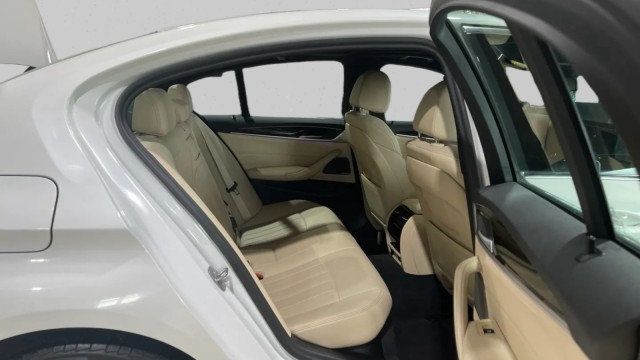 2023 BMW 5 Series 530i - 22987355 - 11