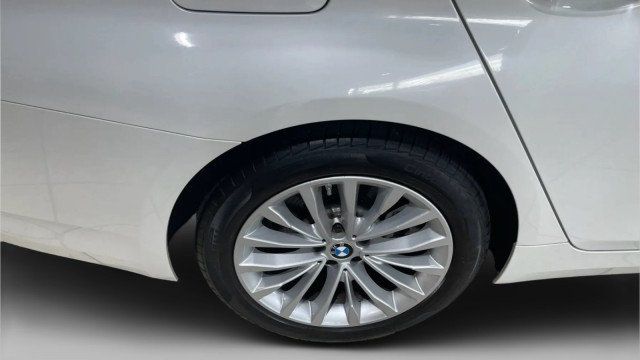 2023 BMW 5 Series 530i - 22987355 - 21