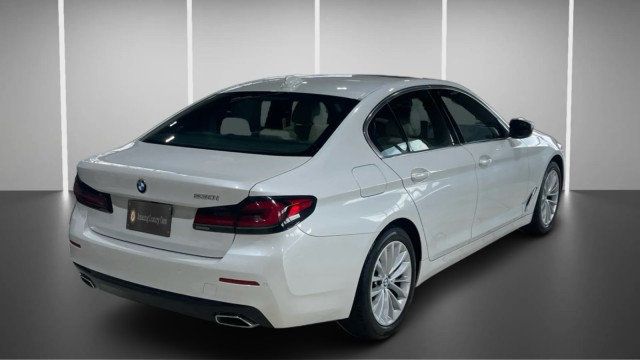 2023 BMW 5 Series 530i - 22987355 - 3