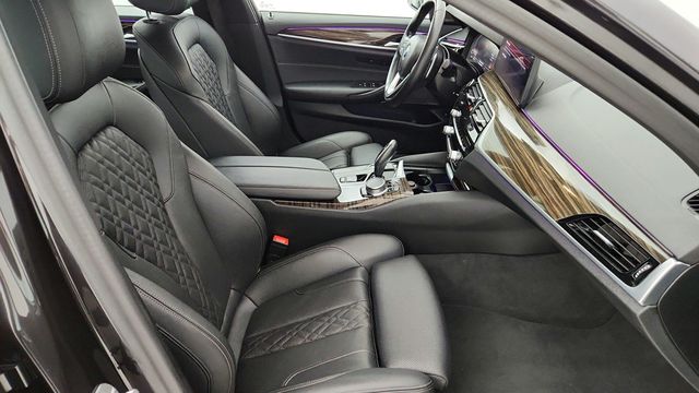 2023 BMW 5 Series 530i Sedan with Premium Package - 22949111 - 25