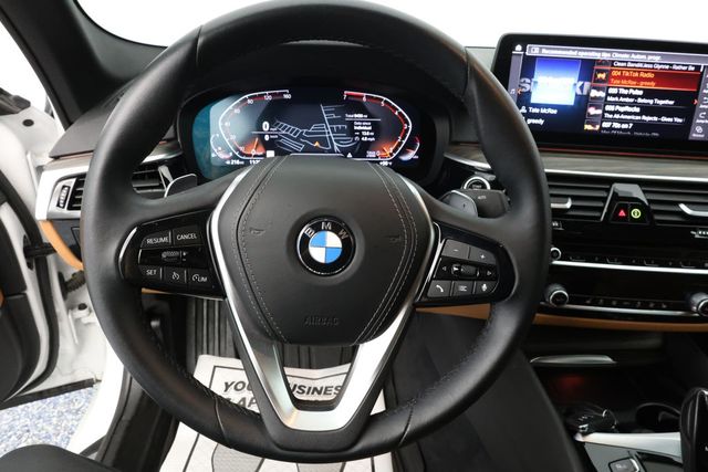 2023 BMW 5 Series 530i Sedan with Premium Package and 19'' Wheels - 22938576 - 9