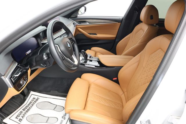 2023 BMW 5 Series 530i Sedan with Premium Package and 19'' Wheels - 22938576 - 16