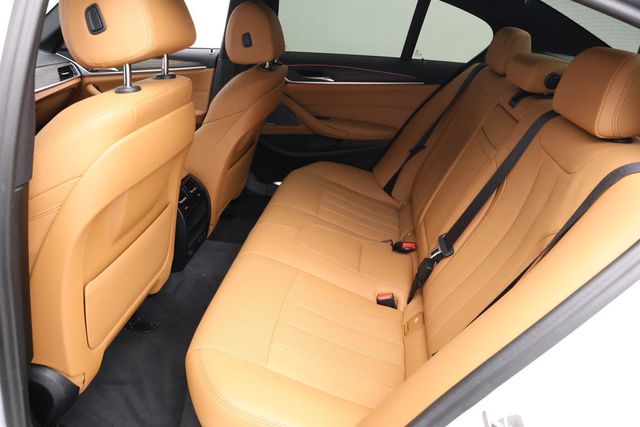 2023 BMW 5 Series 530i Sedan with Premium Package and 19'' Wheels - 22938576 - 17