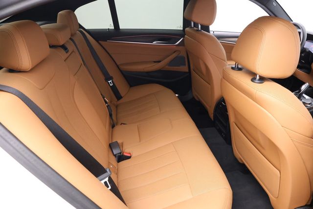 2023 BMW 5 Series 530i Sedan with Premium Package and 19'' Wheels - 22938576 - 19