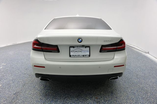 2023 BMW 5 Series 530i Sedan with Premium Package and 19'' Wheels - 22938576 - 3
