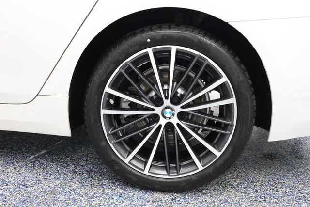 2023 BMW 5 Series 530i Sedan with Premium Package and 19'' Wheels - 22938576 - 5