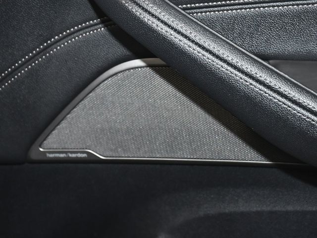 2023 BMW 5 Series 530i xDrive - 22950993 - 19