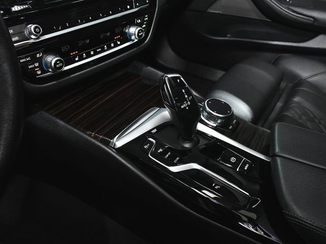 2023 BMW 5 Series 530i xDrive - 22950993 - 53