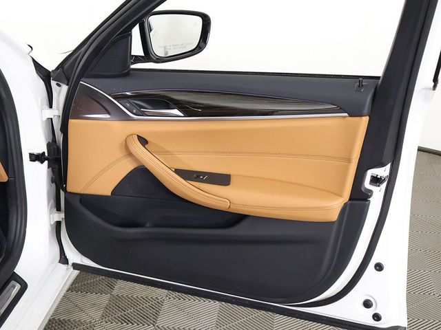 2023 BMW 5 Series 530i xDrive - 23034275 - 24