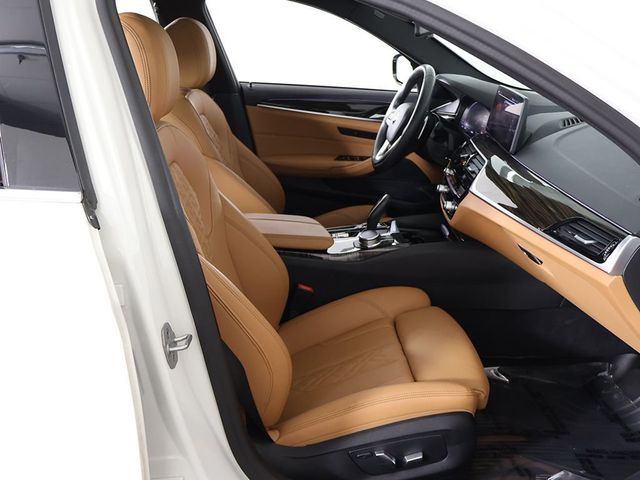 2023 BMW 5 Series 530i xDrive - 23034275 - 32