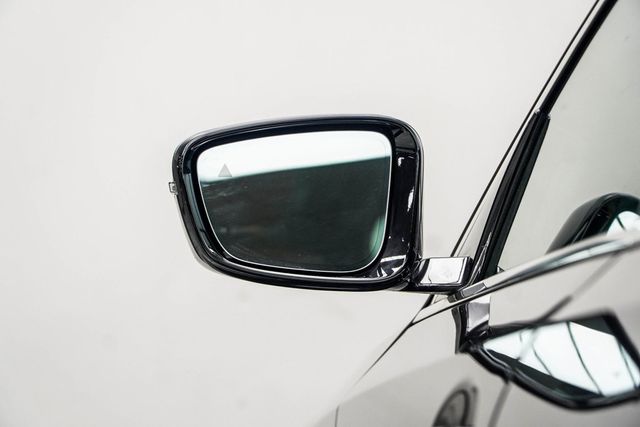 2023 BMW 5 Series 530i xDrive - 22966185 - 13