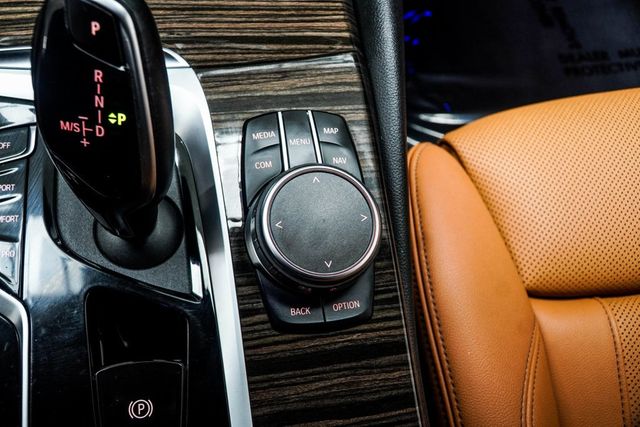 2023 BMW 5 Series 530i xDrive - 22966185 - 18