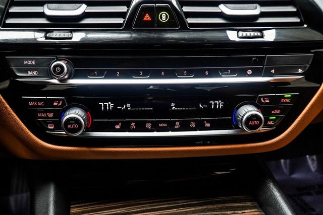 2023 BMW 5 Series 530i xDrive - 22966185 - 19